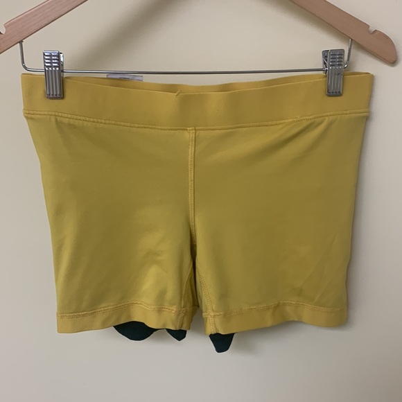 Nike Livestrong Women's Short - Picture 5 of 7